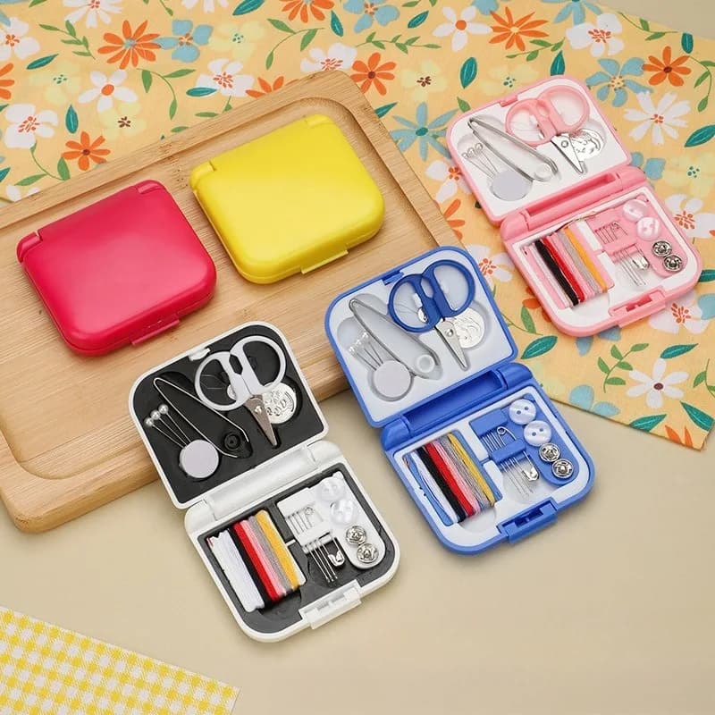 Pratica mini scatola da cucito per viaggi, dormitori d'albergo, strumenti da cucito fai-da-te per studenti, piccolo kit da cucito