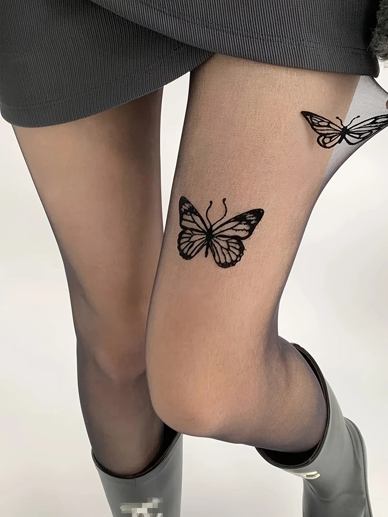 1 pair of women's black butterfly print spring and autumn leggings suitable for daily use