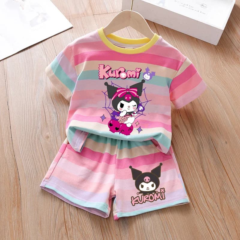 Set 2 Pezzi T-shirt e Pantaloncini Kuromi per Ragazzi e Ragazze, Kawaii Sanrio Anime Figures, Maglietta a Maniche Corte Casual alla Moda, Abbigliamento Estivo, Regalo