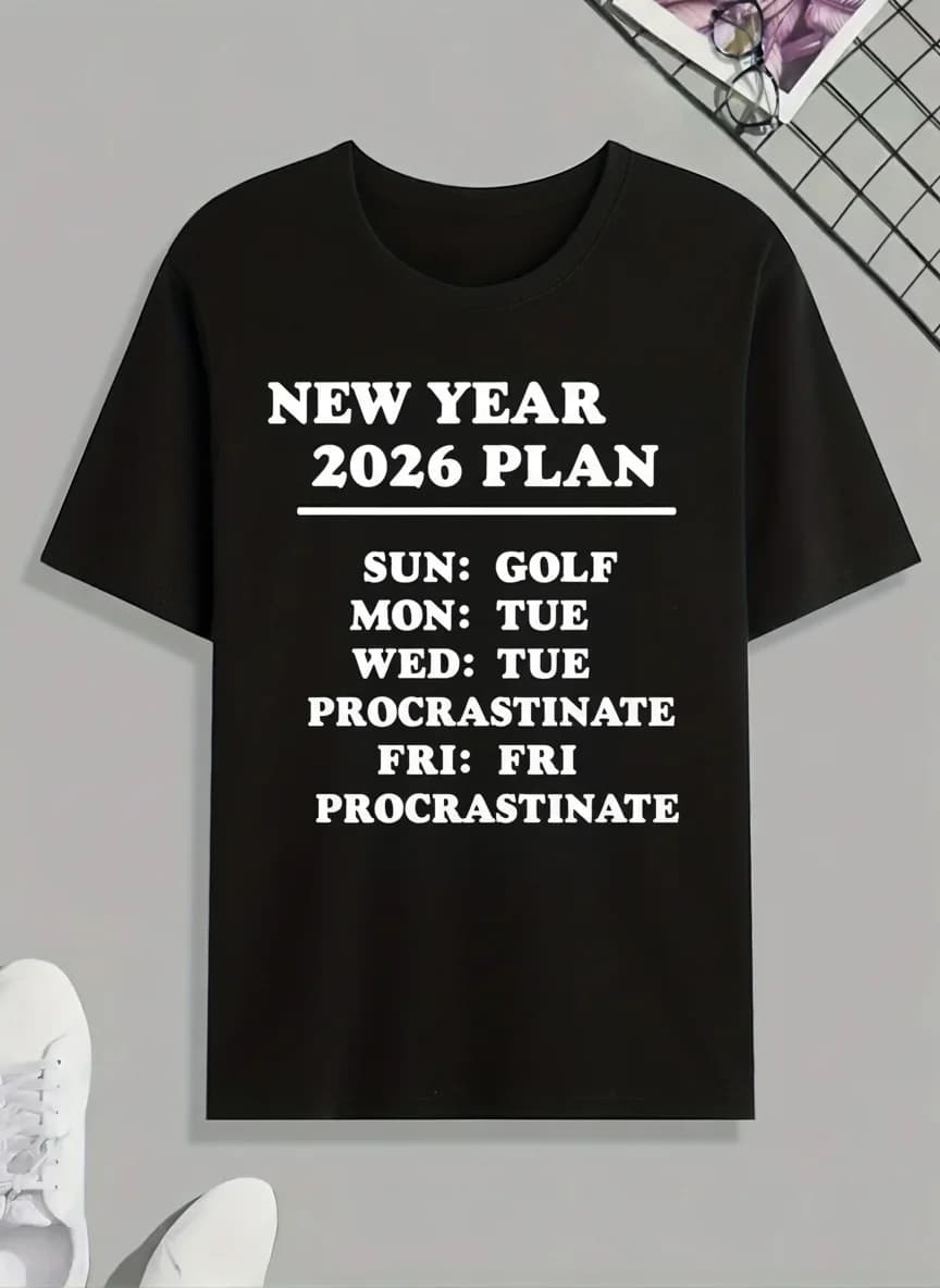 T-shirt grafica casual a maniche corte da uomo - "Piano di Capodanno 2026" Stampa con slogan divertente con golf e procrastinazione del fine settimana