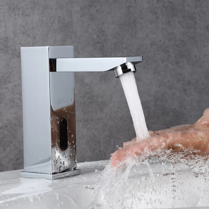 Rubinetto touchless per bagno Lavabo per WC Lavandino con sensore di movimento a infrarossi Rubinetto quadrato automatico intelligente montato su piano