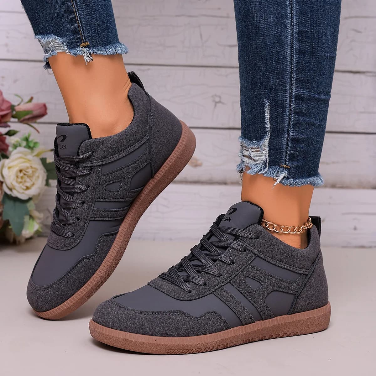 Nuovo 2025 Signore Nero con la suola morbida Scarpe da ginnastica comode da donna per il tempo libero Joker Scarpe da passeggio Tenis Feminino Zapatillas Mujer