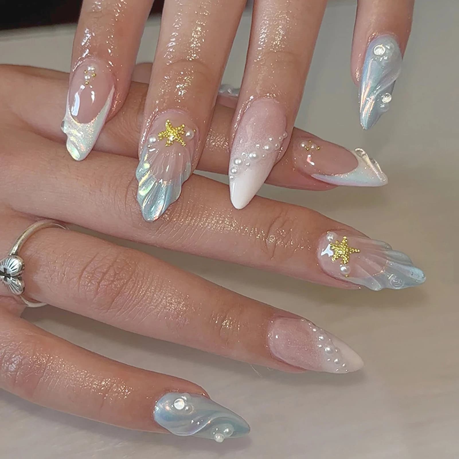 Set di 24 Unghie Finte Lunghe Stiletto Nere e Argento con Fiocco Asimmetrico, Unghie Finte a Copertura Totale con Polvere, Kit per Nail Art