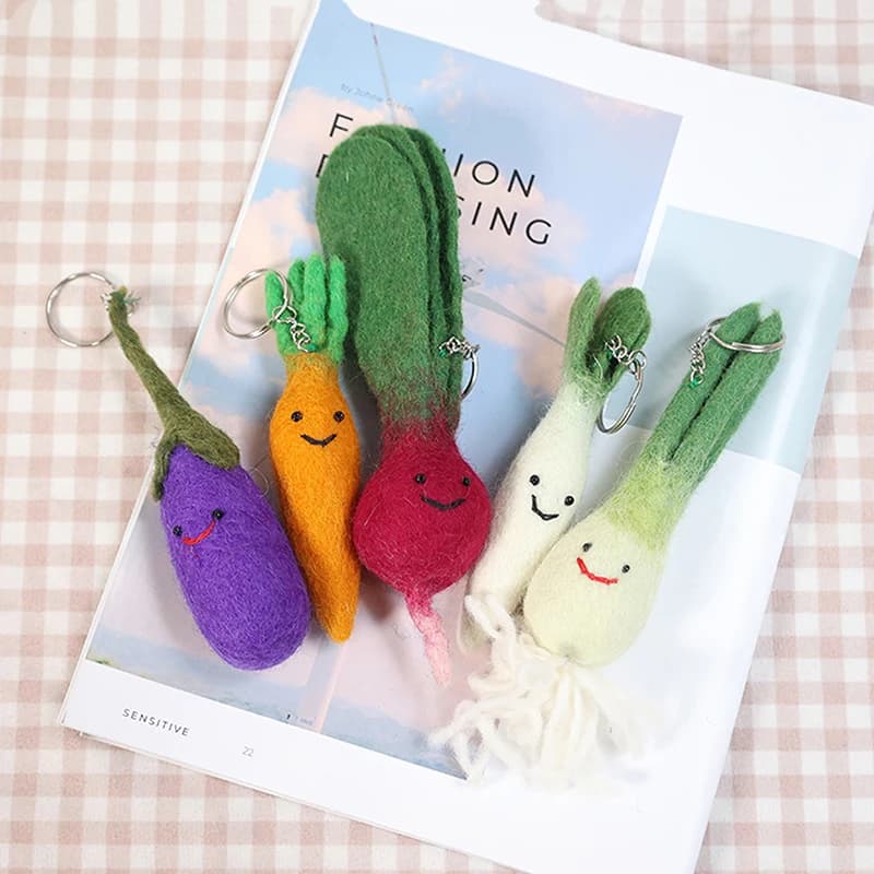 Simpatico cartone animato di verdure portachiavi in peluche creativo feltro di lana portachiavi per maglieria bambola di pezza giocattolo ciondolo borsa per regali per bambini