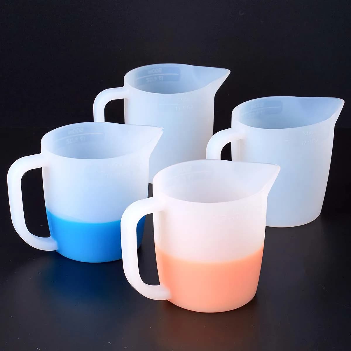 500 ml silicone measury with handicraft handle with mixed epoxy resin pigments DIY that create reused and easy to clean tools