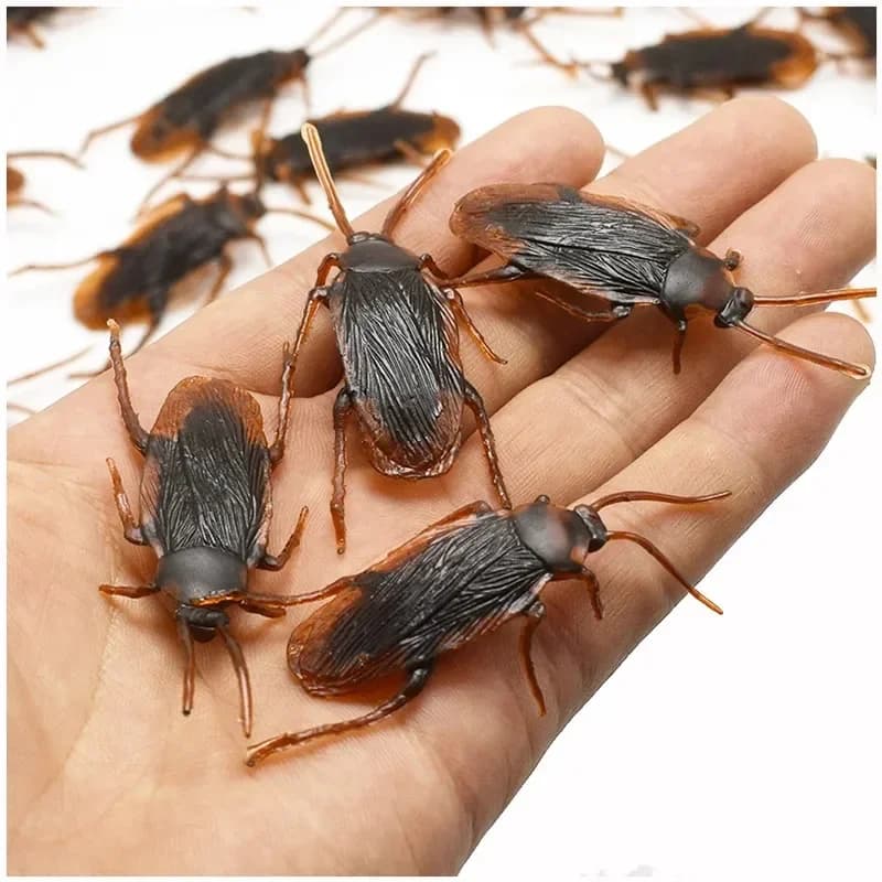 Orribile scarafaggi divertenti scherzo decorazione puntelli giocattolo di gomma gag scherzi pratici giocattoli simulazione insetti di plastica scarafaggio