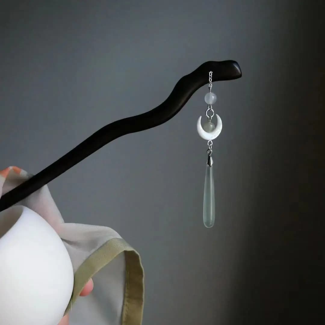 Bastoncino per capelli tradizionale in legno nero Stile cinese Hanfu Luna Nappa Fermagli per capelli Bacchette vintage Copricapo per gioielli da donna