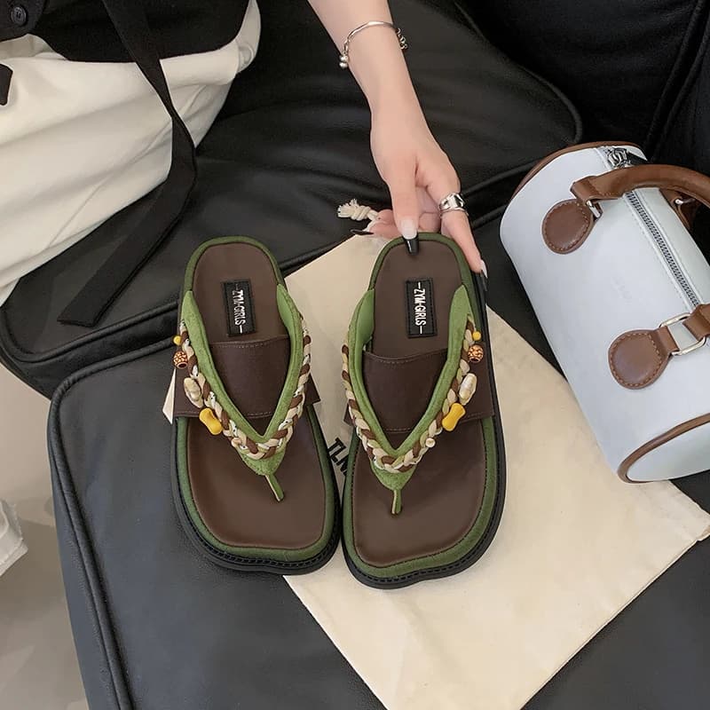 2026 Fashion New Lightweight Color Blocked Toe Sandals for Women Luxury Designer Anti Slip Flip Flops for Women