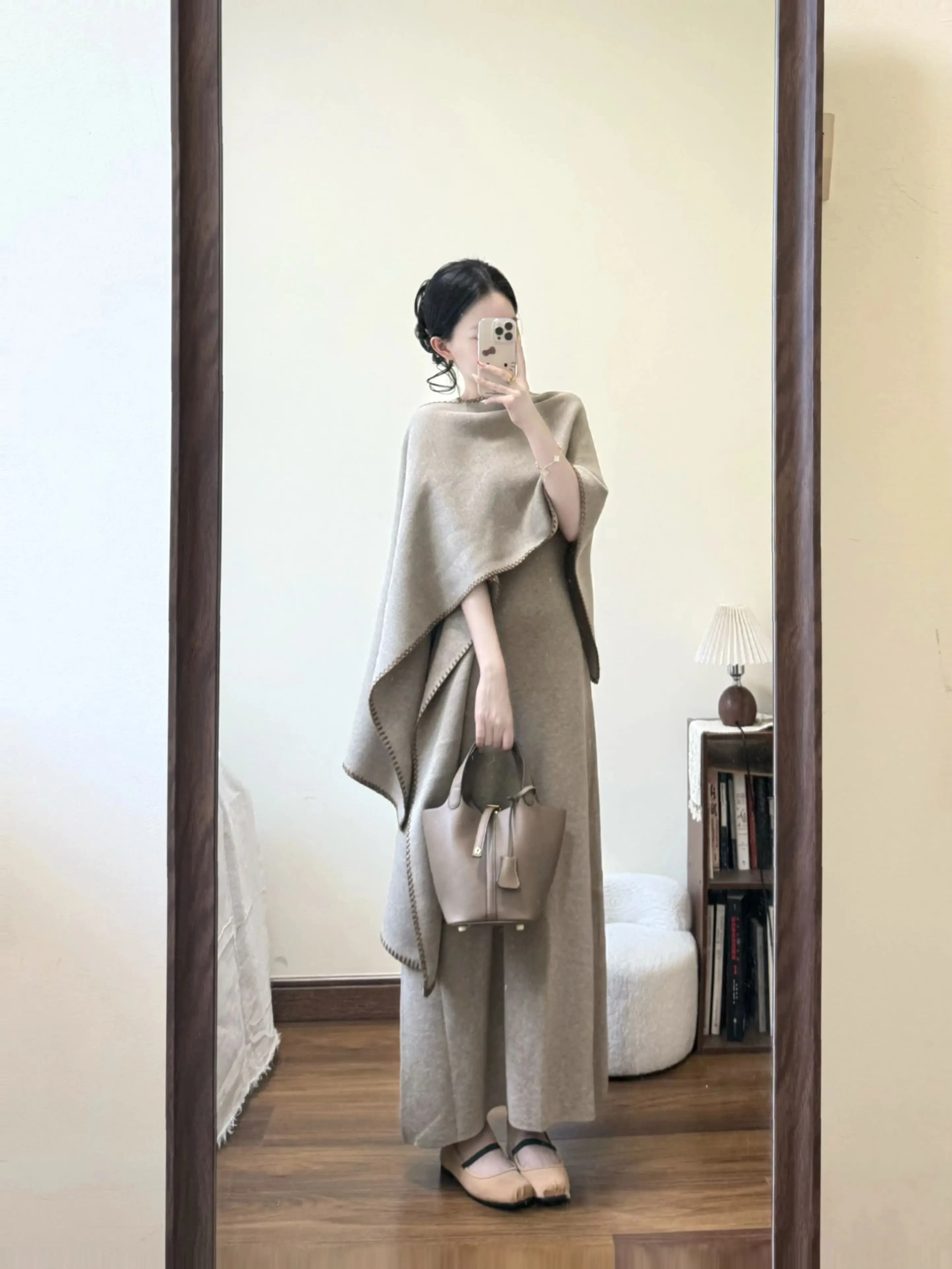 Korean High Fashion Elegance Shoulder Shawl Dress Two-Piece Set Waist-Cinching Slim Long Dress Autumn 2025 Casual round Neck
