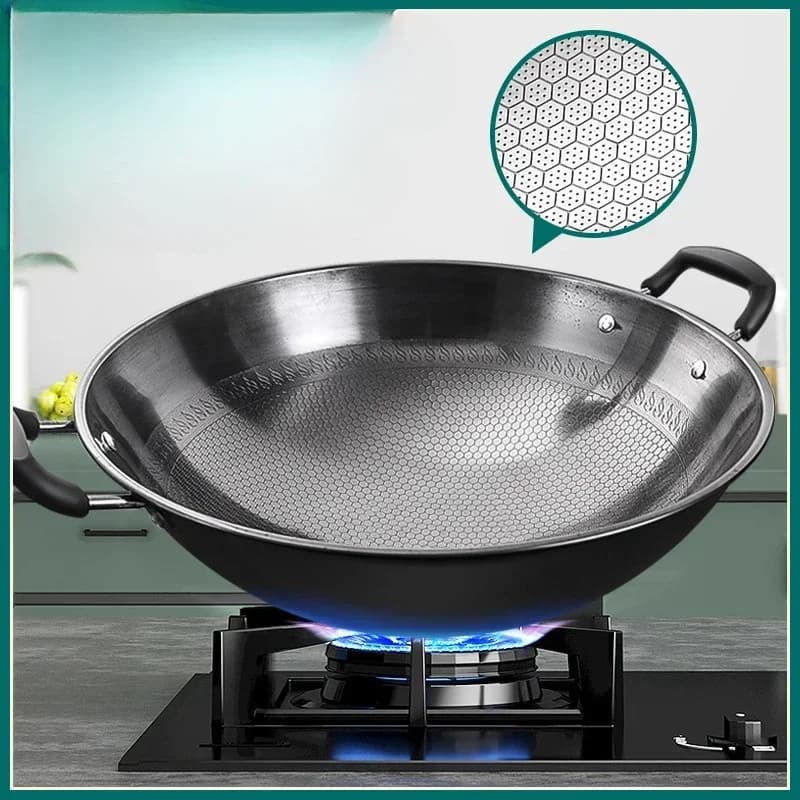 German Honeycomb Chest Chest Pad Wok Large Iron Double Ear Board Home Use pan with Round Bottom Not Coated Gas Stove Anti-rust