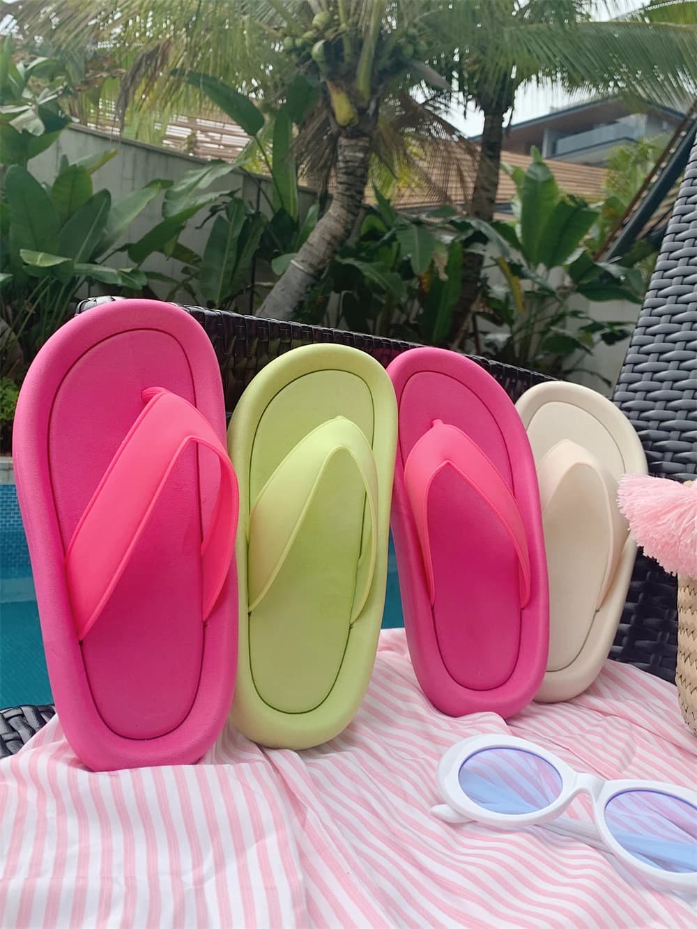 Pantofole infradito da donna piatte antiscivolo da spiaggia estiva all'aperto Sandali slip-on versatili coreani Sle