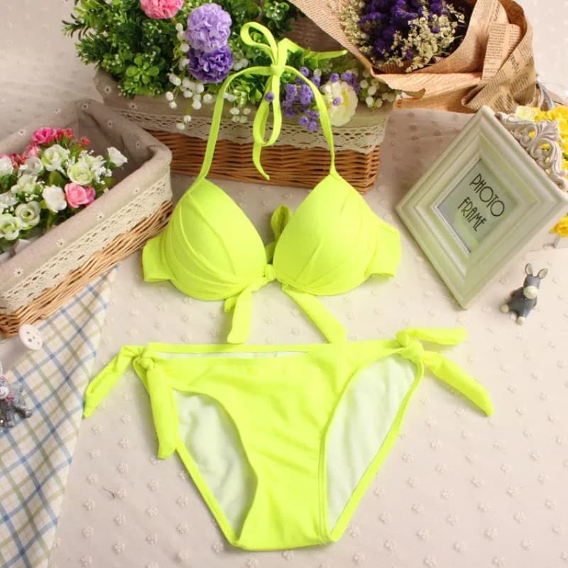Push Up Bikini Due pezzi Costume da bagno Donna Costumi da bagno Neon Green Beach Wear Monokini Costumi da bagno Bikini coreano Set Piscina 2024