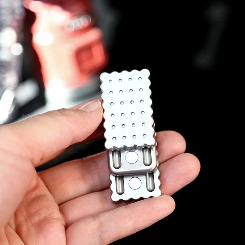 Biscotti creativi Fidget Slider Magnetico Push Slider Fidget Slider EDC Metallo Antistress Giocattoli Adulti Haptic Fidget Toy Regali