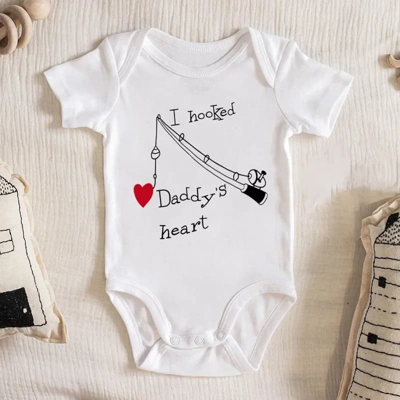 Body per neonato con stampa I Hooked Daddy's Heart, simpatico pagliaccetto estivo per neonati, tuta a maniche corte per ragazzi e ragazze