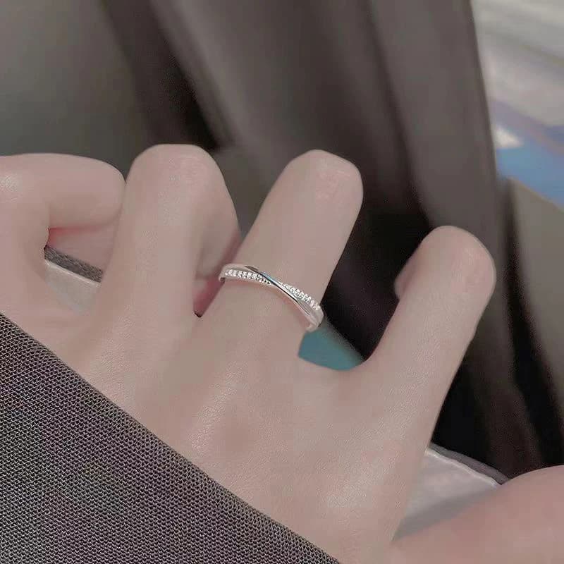 New Light Luxury Fashion Silver Color Line Cross Design Ring Simple Opening Adjustable Finger Ring Wedding Jewelry