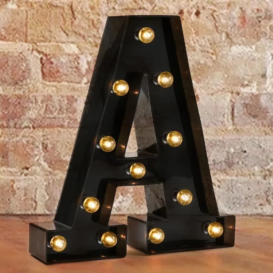 Pooqla Light Up LED Letter Marquee Sign Alfabeto Marquee Lettere con luci per matrimonio Compleanno Festa Natale Luce notturna L