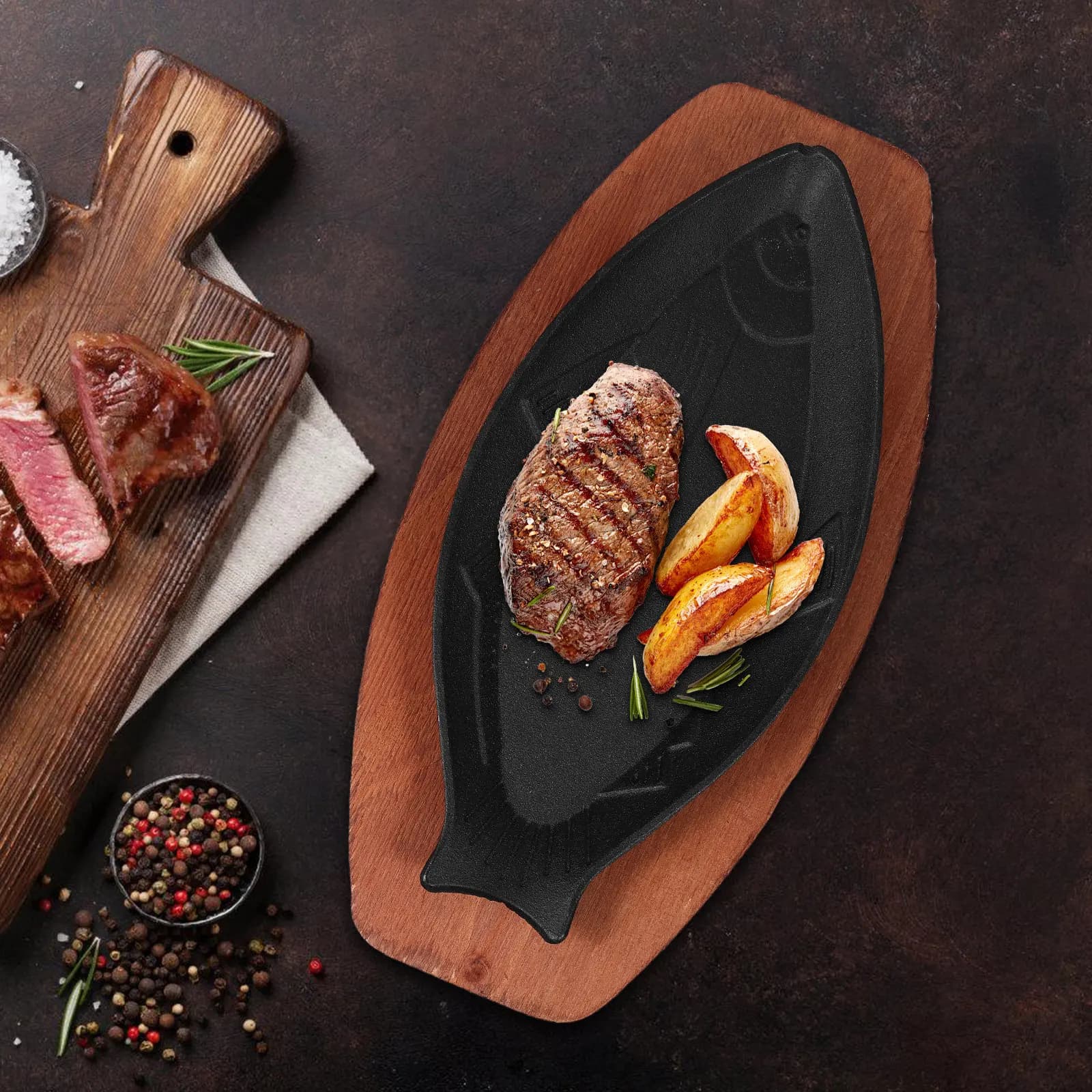 Barbecue tray with fish shape, Anti-adhesive cast iron pan, Black plate for steaks, Portable baking tray, Kitchen utensils