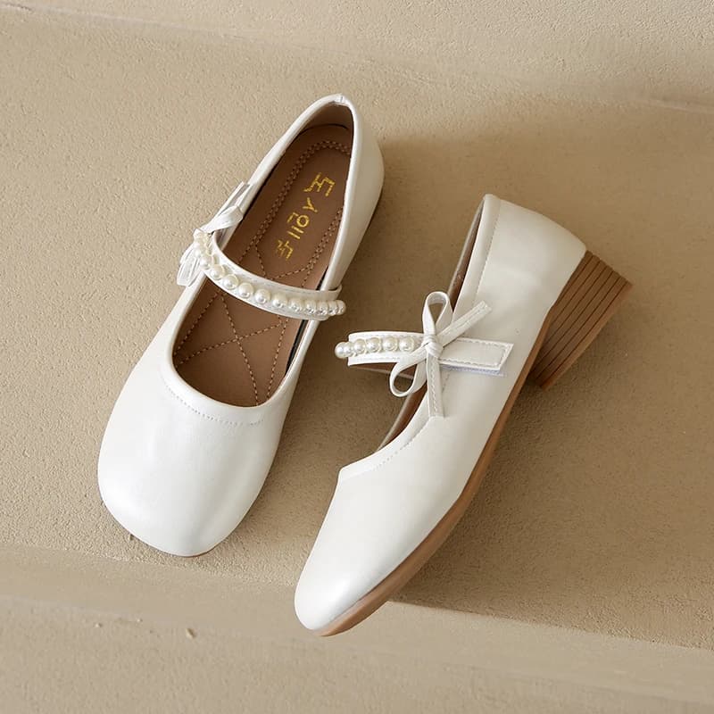 2025 New Autumn Women's Casual Pearl Shoes Fashion Light Cute Bow Leather Shoes Simple Comfortable Princess Womens Shoes