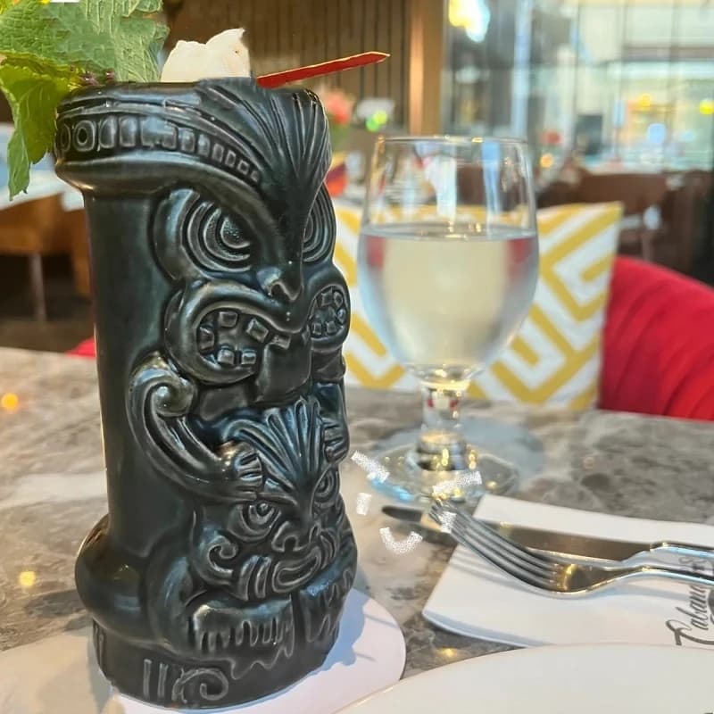 Tazza Tiki in Ceramica da 630ml, Creativa Tazza in Porcellana per Birra e Vino, Accessorio da Bar