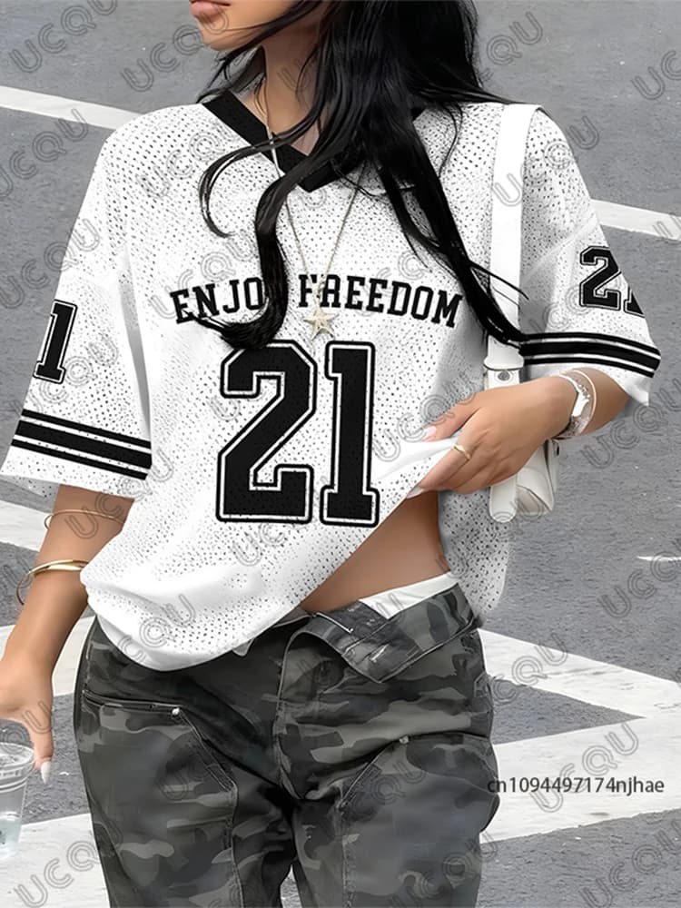 T-shirt Donna Estiva 2026 Nuova Collezione Retro Stampa Enjoy Freedom N.21 Scollo a V Manica Corta Maglia Sportiva da Calcio Y2K Oversize