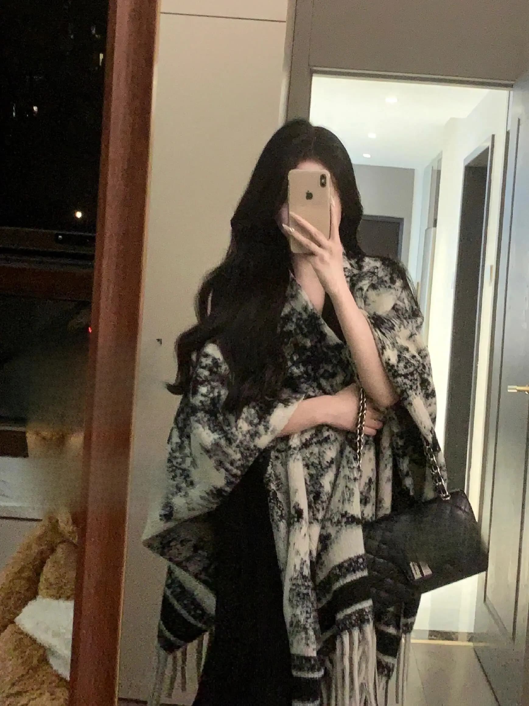 Black White Ink Pattern Scarf Women's Style Warmth Commute Knitted Soft Print Flounce Cowl Neck Coat Shoulder Wrap Outerwear