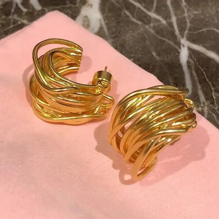 2025 New Europe Designer Irregular Brass Plated Gold Twisted Earrings Women Luxury Jewelry Trend
