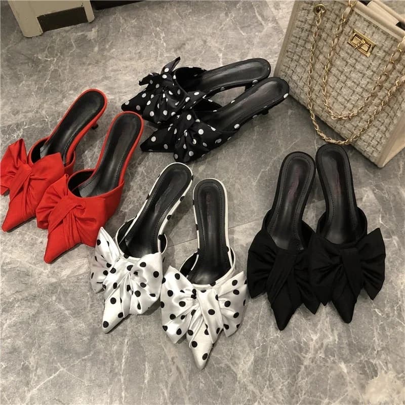 2024 nuove pantofole primaverili da donna in stile coreano a punta a pois con fiocco a spillo tacco medio pantofole con tacco basso a pois mezze pantofole