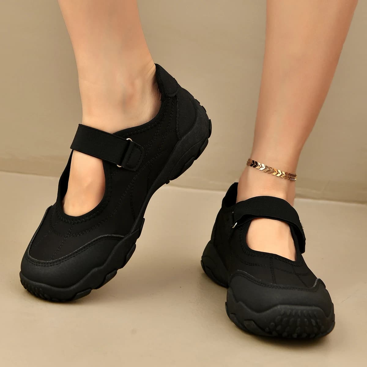 Spring and Autumn Fashionable Velcro Design Round Toe Running Shoes 2026 New Women's Casual Non-Slip Comfortable Sports Shoes