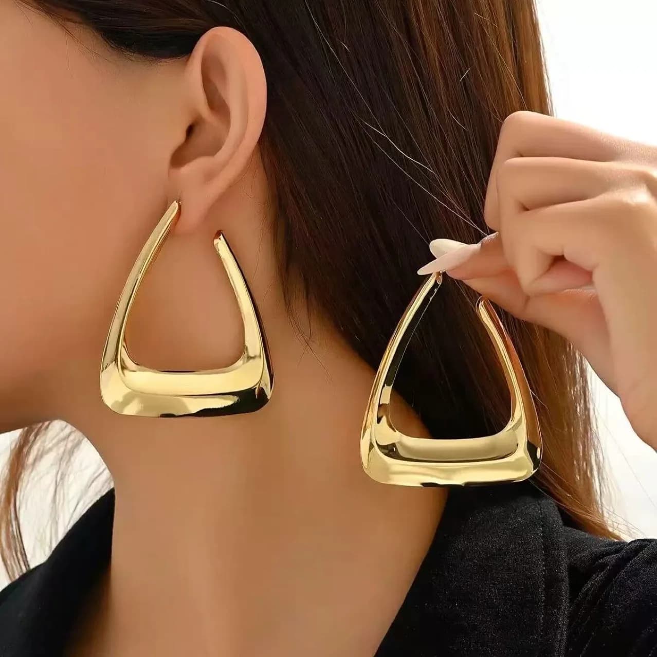 Cross-border European and American opening large triangular earrings Internet celebrities niche simple and cold light luxury earrings popular earrings women