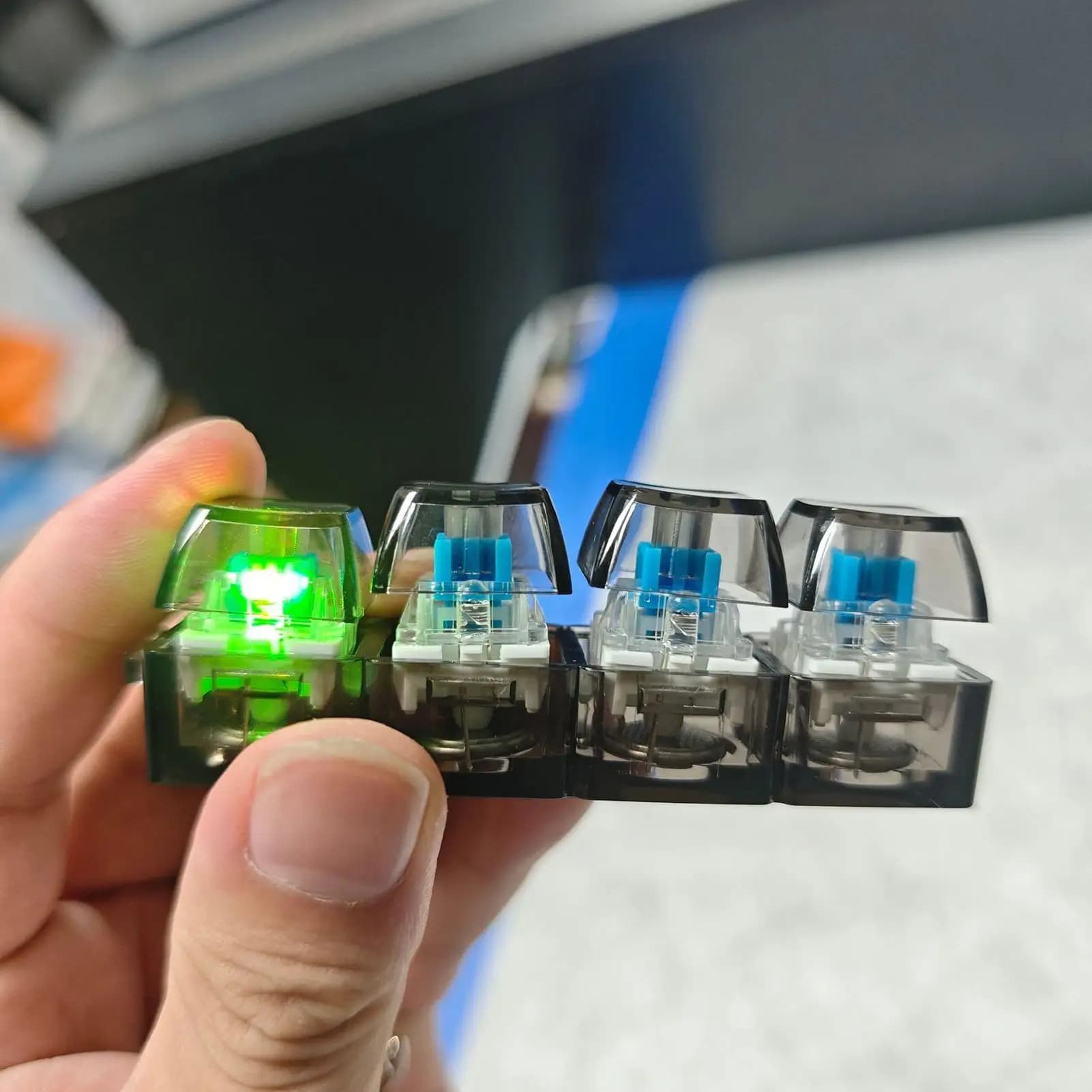 Fidget Keychain with Keyboard and Light, Anti-Stress Keyboard Mechanical Switch Tester, 4 Keyboard Lighted Switch Tester