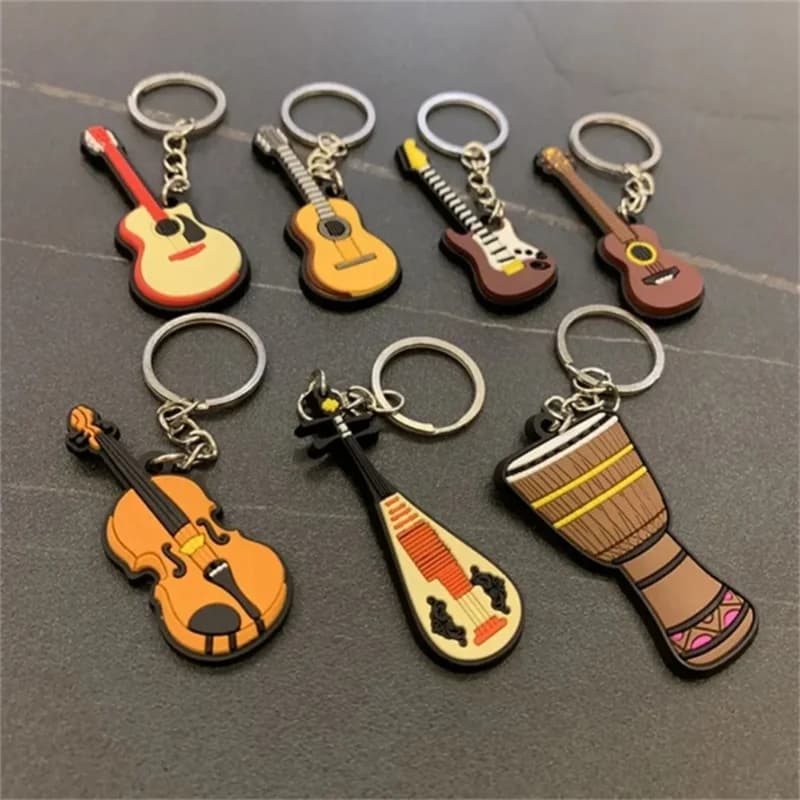 Nuovo arrivo chitarra portachiavi uomo donna punk violino strumento musicale ciondolo in silicone portachiavi amici regali borsa gioielli