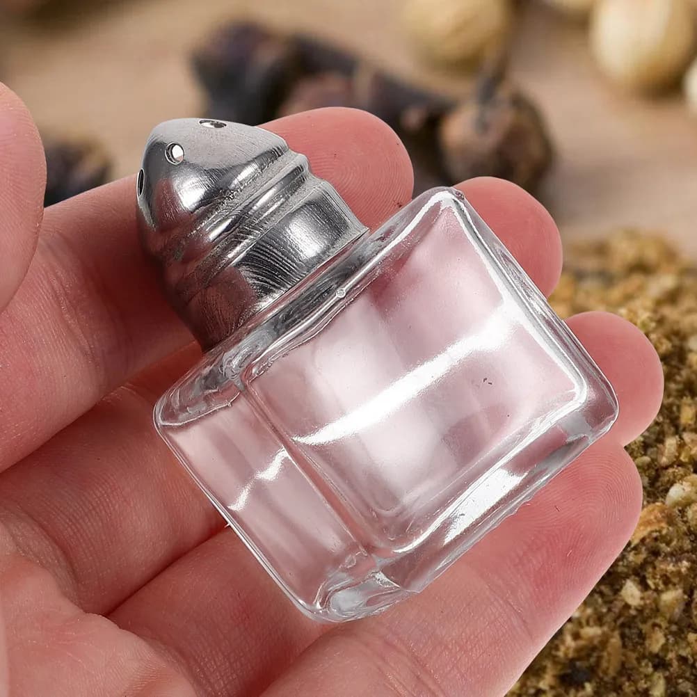 Glass Salt and Pepper Shaker Set 4 Piece Spice Jars with Tight Seal for Kitchen Home Outdoor Use