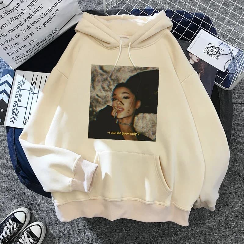 Ariana Grande Felpa con cappuccio tasca a marsupio con coulisse casual Felpa Abbigliamento donna Abbigliamento Abbigliamento invernale Donna