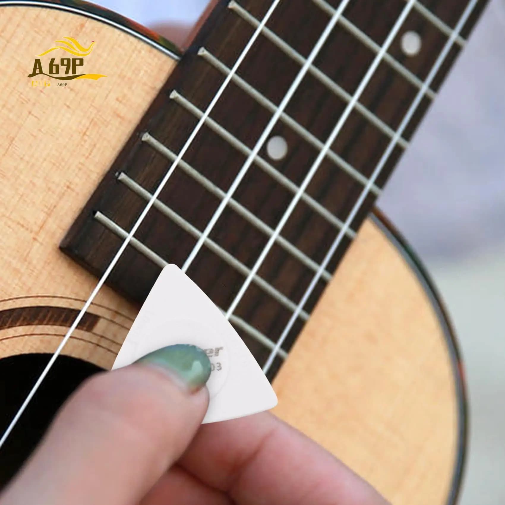 A69P-Flanger 10 pezzi Plettri per chitarra triangolari 1,0 0,75 0,5 mm di spessore in PC + materiale ABS Plettri stile antiscivolo