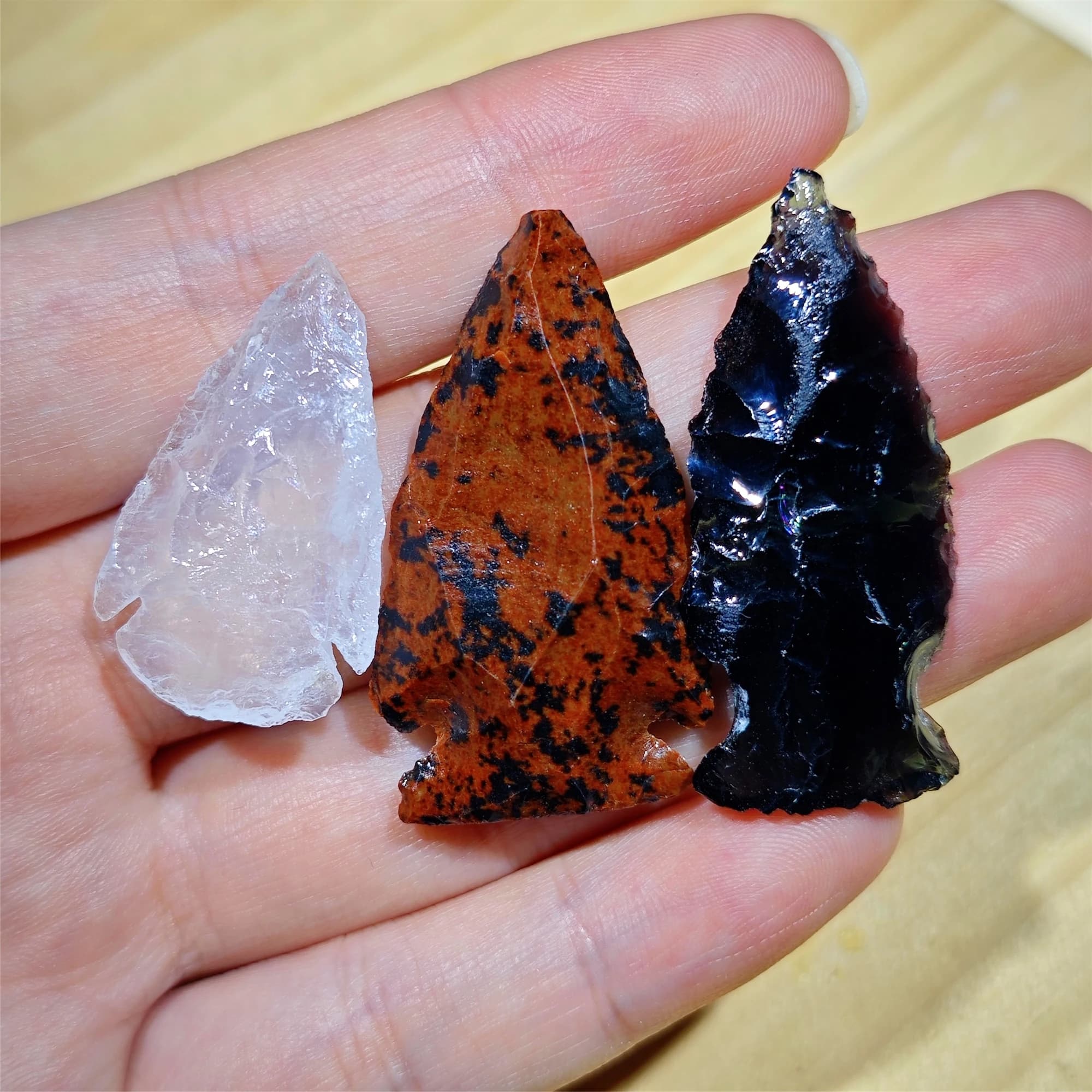 Hand Carved Natural Clear Quartz Arrowhead Polished Crystal Arrow Point Protection Reiki Healing Meditation Home Decor Gift