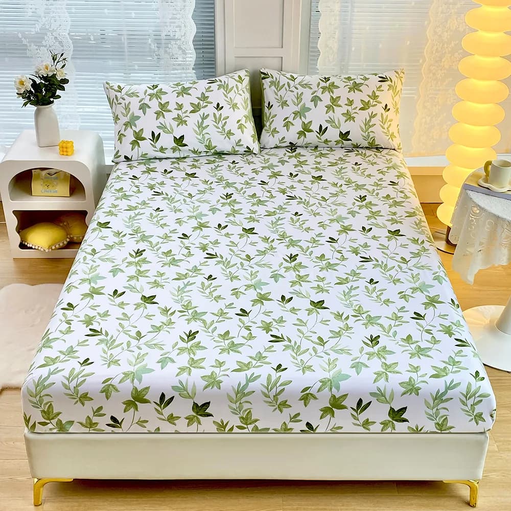 Set of sheets with corners shaped as a green flower from 3 pieces, 1 sheet with corners and 2 pillowcases for all seasons for the colcha of the bedroom of the apartment