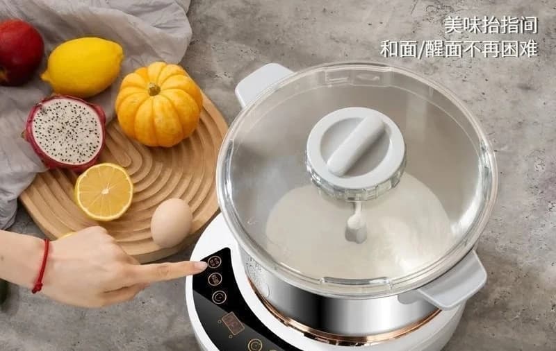 The intelligent timing of the household dough mixing machine is kneading, stirring and suitable for baking, and the pasta is