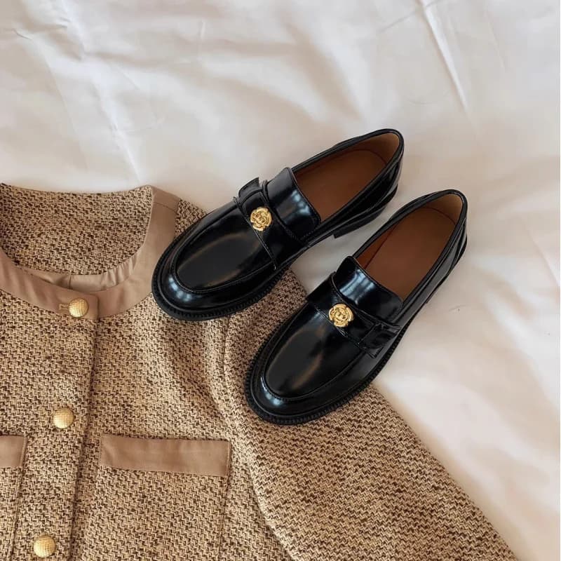 Mocassini da donna in stile britannico con motivo a moneta, suola spessa, per autunno e inverno, scarpe in pelle slip-on con punta tonda e suola morbida