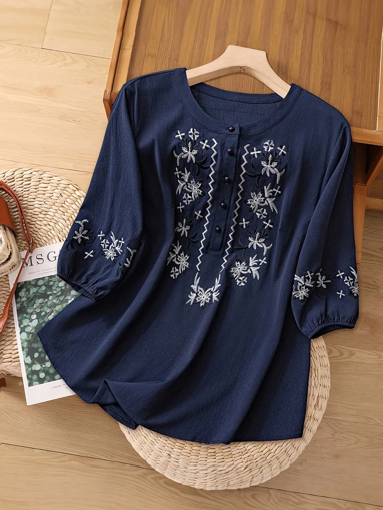 Embroidered shirt in ethnic style for women strong sizes