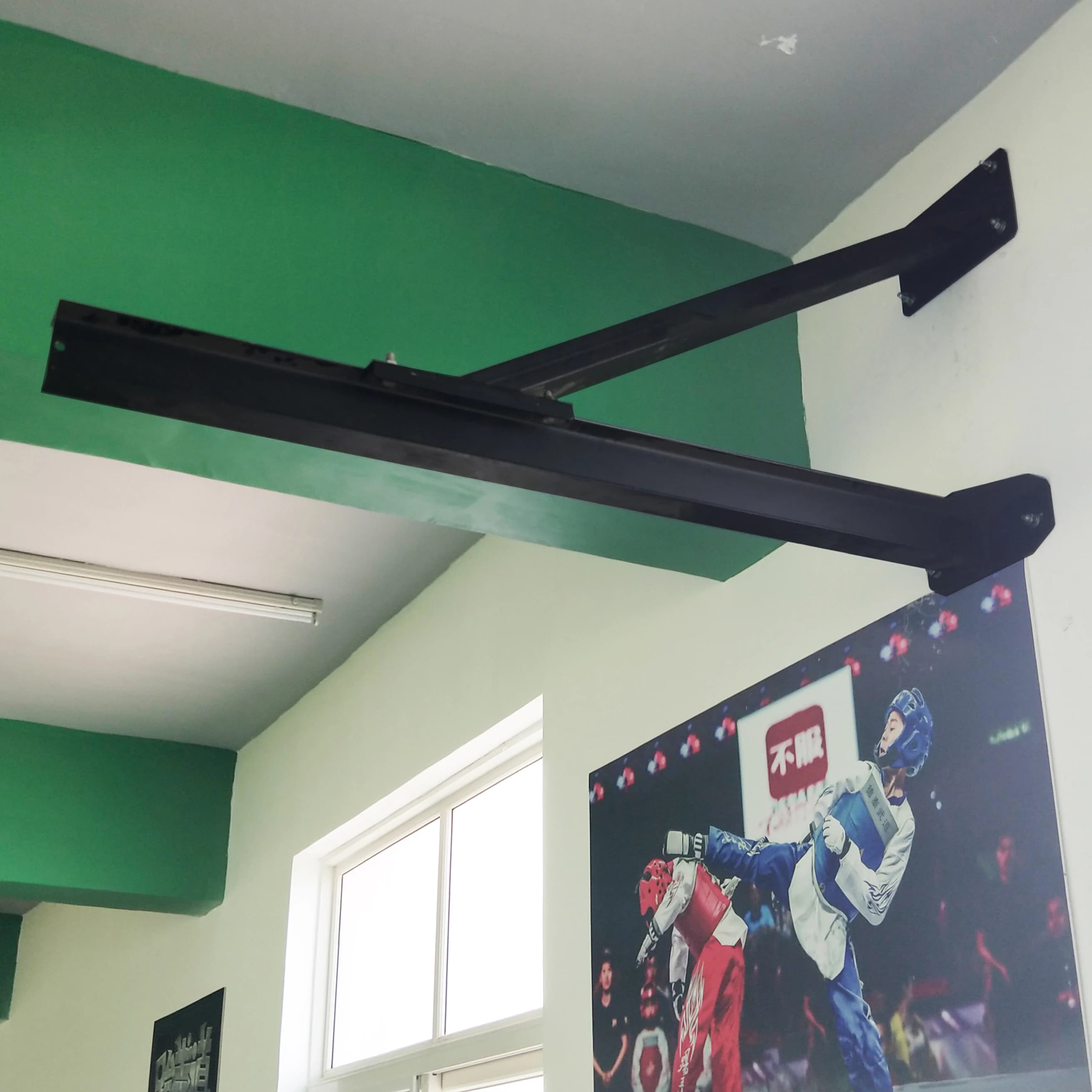 Boxing Satin Support with Extensible Arm for Kick Boxing Studio and Home Use
