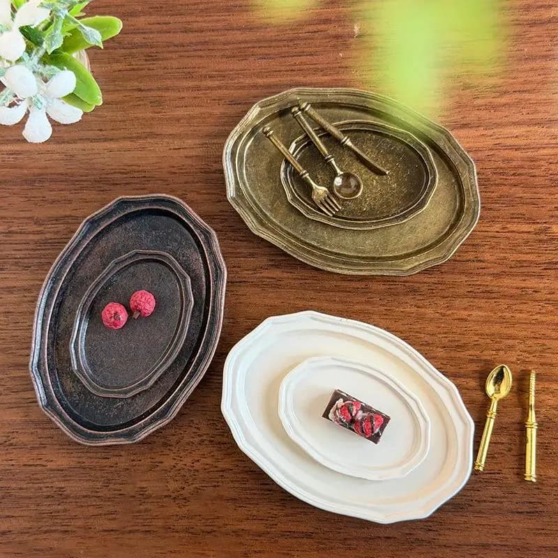1 Pezzo Mini Piatto Ovale Retrò in Metallo 1/12, Modellino in Miniatura per Casa delle Bambole, Simulazione di Piatti da Bistecca, Giocattoli per Accessori Casa delle Bambole