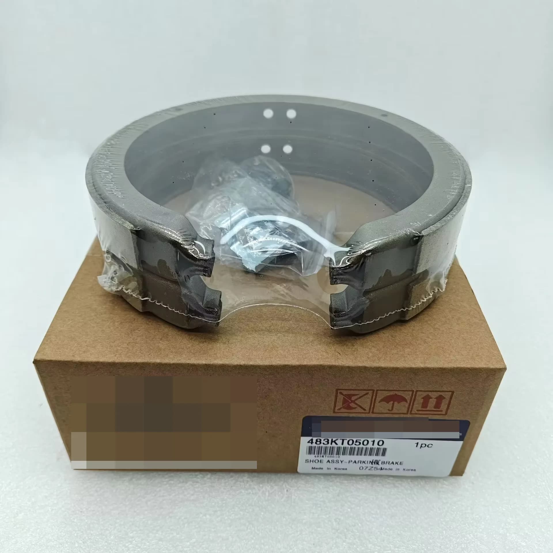 SHOE ASSY-PARKING FRENO Per Ssangyong ACTYON KORANDO KYRON MUSSO REXTON 483KT05010