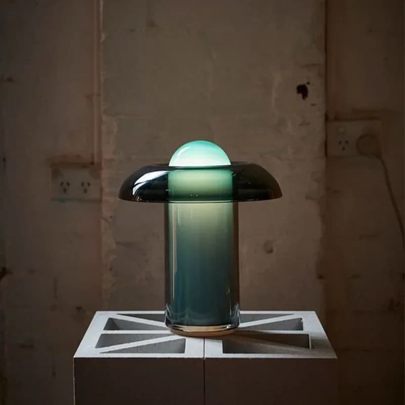 Lampada da scrivania decorativa creativa in vetro verde, modello semplice per soggiorno e camera da letto