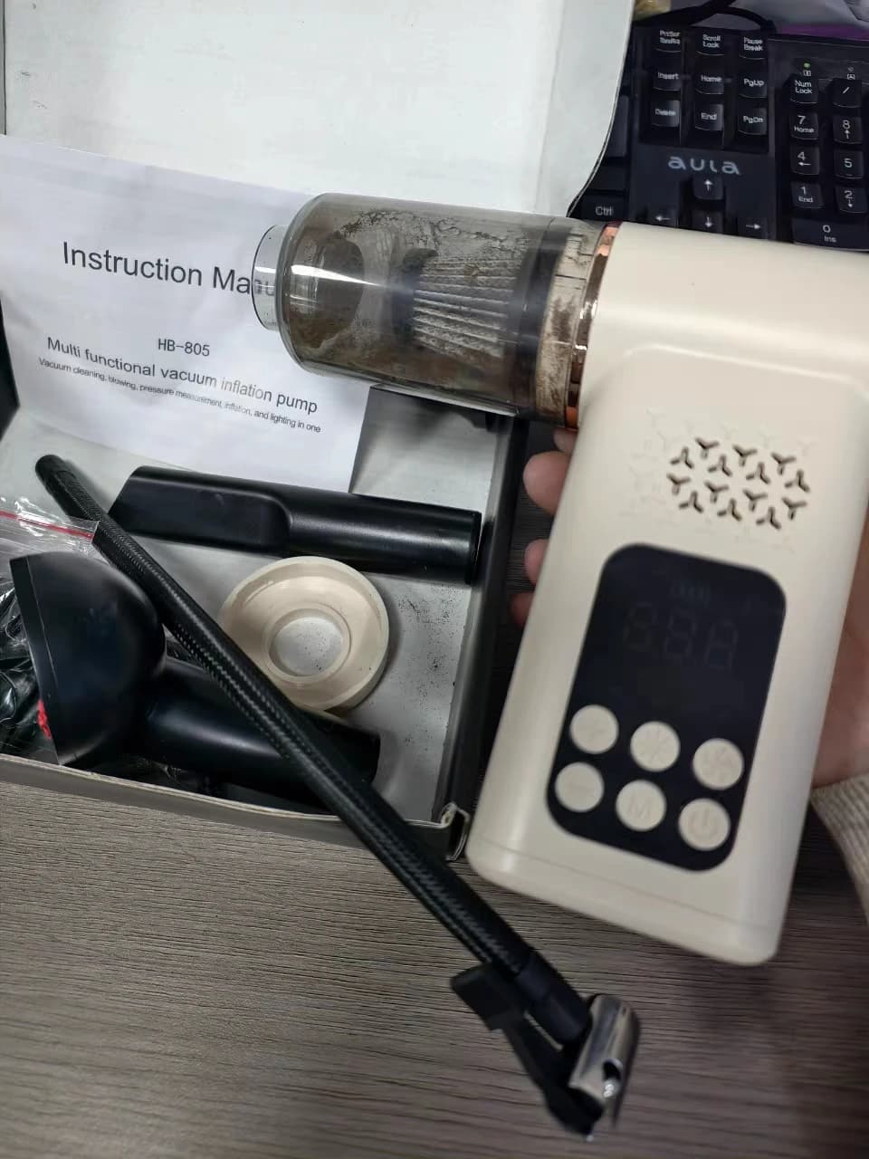 Aspirapolvere Portatile Wireless per Auto 2-in-1 con Display Digitale e Gonfiatore Pneumatici per Emergenze e Manutenzione Veicoli