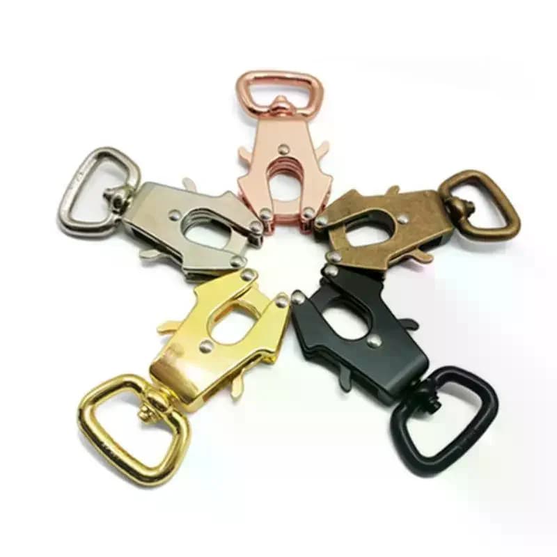 Leash Clasp Dog Leash Collar Linking Swivel Frog Clip Quick Release Locking Pet Supplies Metal Hardware Buckle For Hiking Dog