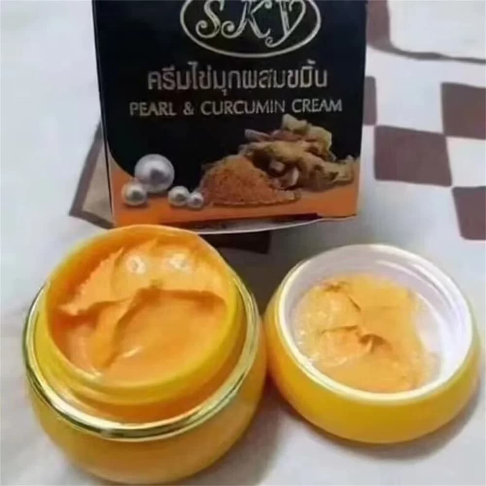 Crema giorno e notte alla curcuma SKY dalla Thailandia, riduce le macchie scure, le lentiggini, l'acne, restringe i pori, elimina le rughe