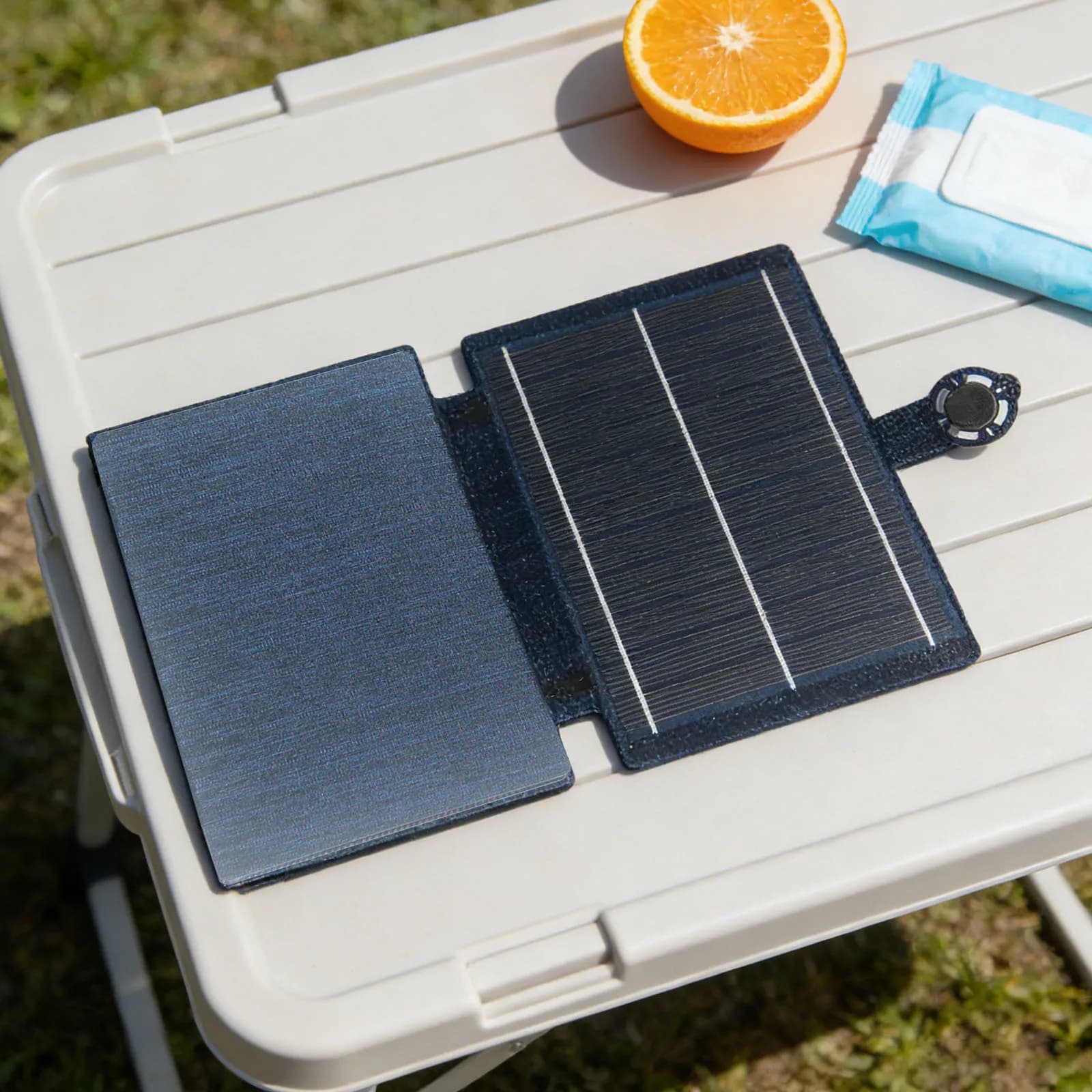 Pannello Solare Flessibile da 21W, Caricatore Solare Portatile Pieghevole IPX6 Impermeabile, Sistema di Alimentazione d'Emergenza per Viaggi all'Aperto