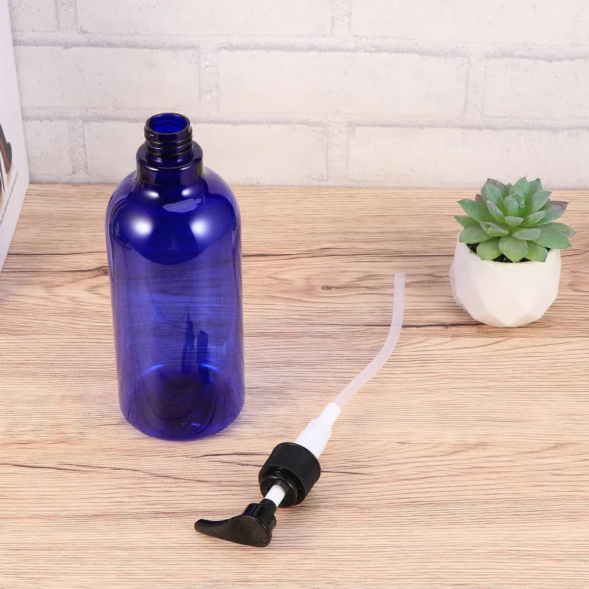 2 flaconi di shampoo ricaricabili, bottiglie quadrate da 500 ml, dispenser con pompa a pressione, sapone liquido da viaggio, lozione, olio essenziale