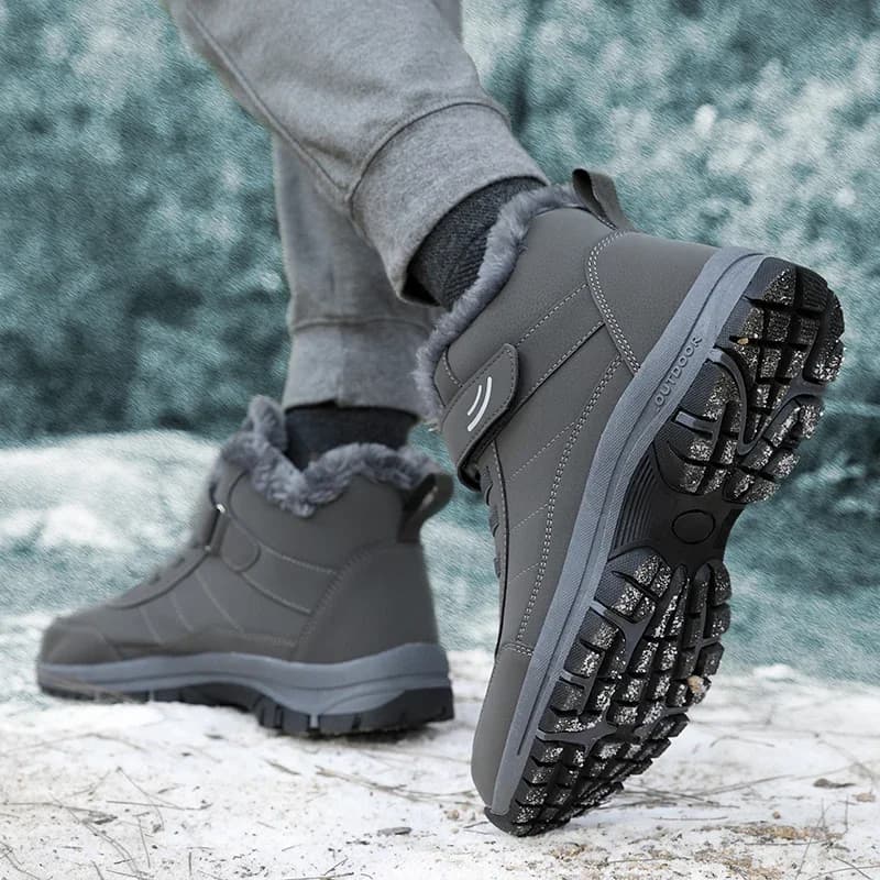 Nuovo 2025 Stivali da uomo casual in pelle scamosciata Stivali da neve di design Scarpe da trekking da uomo Stivaletti caldi e in pelle scamosciata All'aperto Anziani invernali