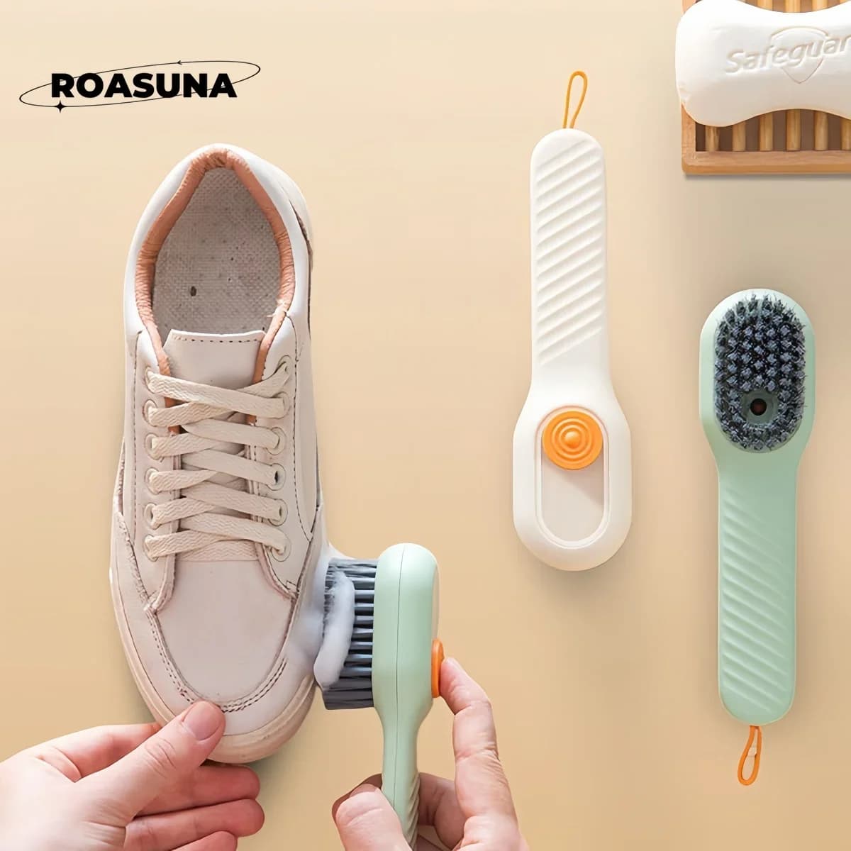 Spazzola per scarpe multifunzionale con manico lungo con dispenser di liquidi, per scarpe, vestiti e pulizia domestica, pulizia profonda e facile da riporre